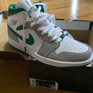 Mens size 8 Jordan’s brand new stood outside once